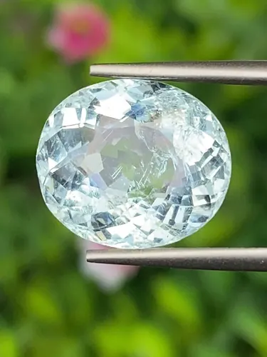 พลอย อความารีน Aquamarine