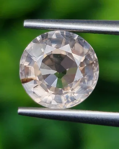 เพทาย Natural Zircon