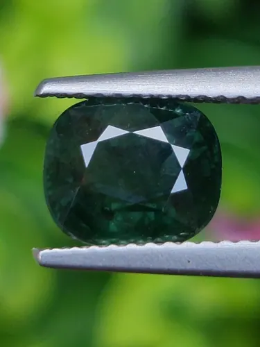 Green sapphire