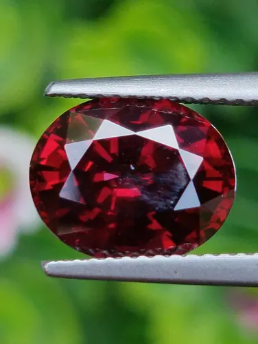 โรโดไลต์ กาเน็ท Natural Rhodolite Garnet