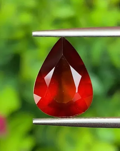 พลอย เฮสโซไนท์ การ์เน็ต Hessonite Garnet