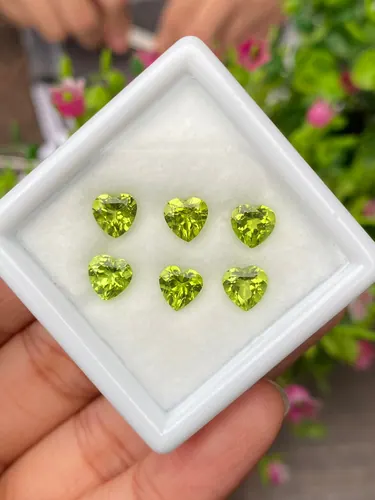 เพอริดอต Natural Peridot