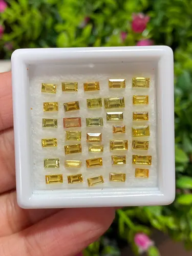 บุษราคัม Yellow Sapphire