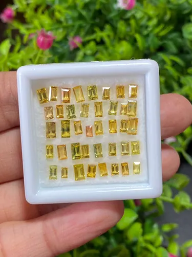 บุษราคัม Yellow Sapphire