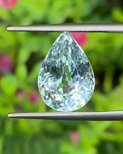 พลอย อความารีน Aquamarine