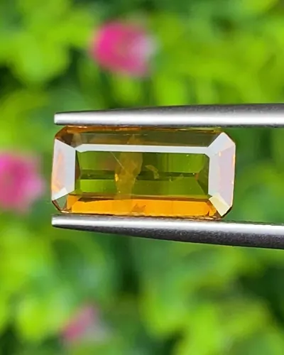 บุษราคัม (Yellow Sapphire)