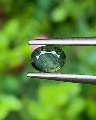พลอย เขียวส่อง Green sapphire