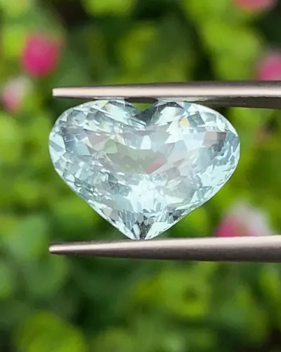 พลอย อความารีน Aquamarine