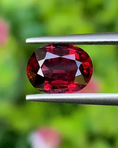 โรโดไลต์ กาเน็ท Natural Rhodolite Garnet