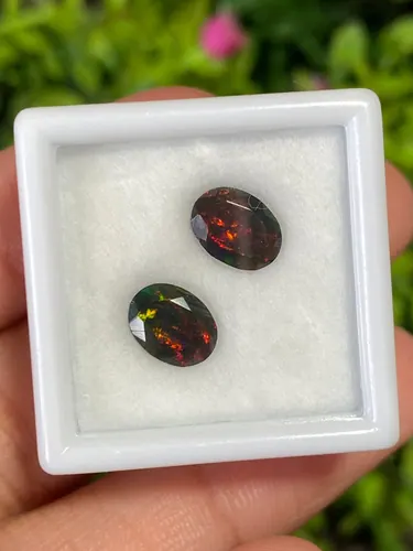 พลอย โอปอล Opal