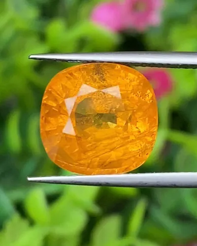 บุษราคัม (Yellow Sapphire)