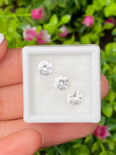 เพทาย Natural Zircon