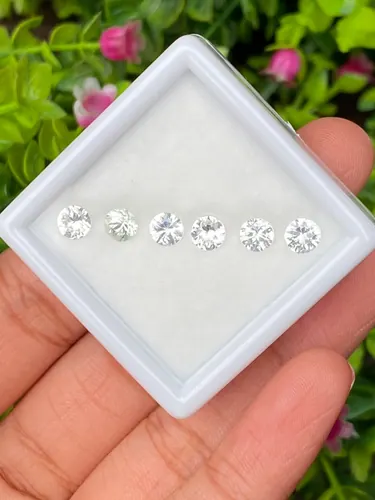 เพทาย Natural Zircon