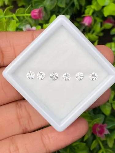 เพทาย Natural Zircon