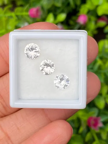 เพทาย Natural Zircon