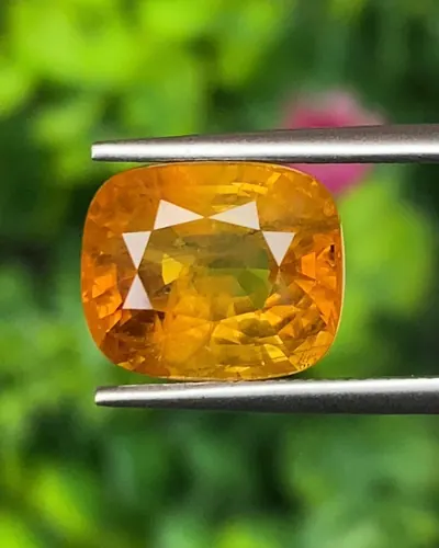 บุษราคัม (Yellow Sapphire)