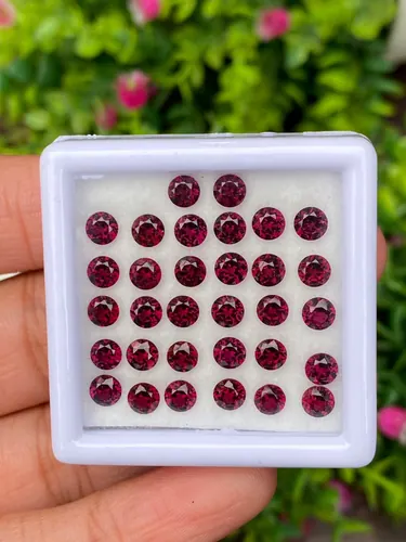 โรโดไลต์ กาเน็ท Natural Rhodolite Garnet