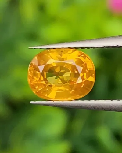 บุษราคัม Natural Yellow Sapphire