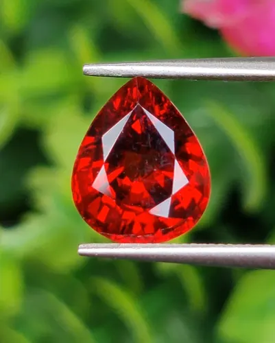 พลอย สเปสซาร์ไทต์ Natural Spessartite Garnet