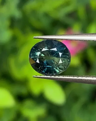 แซฟไฟร์ 3 สี Tri-Color Sapphire