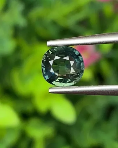 แซปไฟร์สีน้ำเงินอมเขียว Teal Sapphire