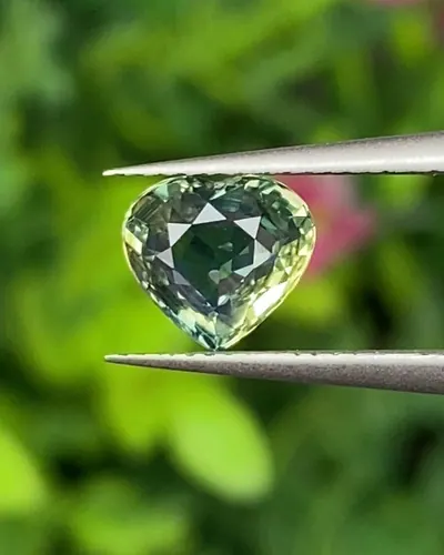 แซฟไฟร์ 2 สี Bi-Color Sapphire