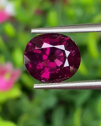 โรโดไลต์ กาเน็ท Natural Rhodolite Garnet