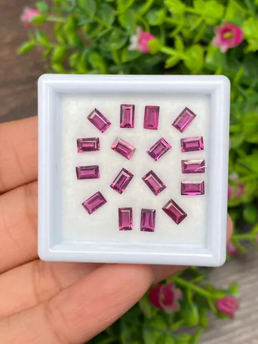 โรโดไลต์ กาเน็ท Natural Rhodolite Garnet