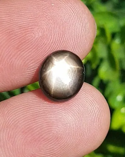 แบล็ค สตาร์ แซฟไฟร์ Natural Star Sapphire