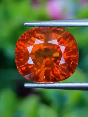 บุษราคัม (Yellow Sapphire)