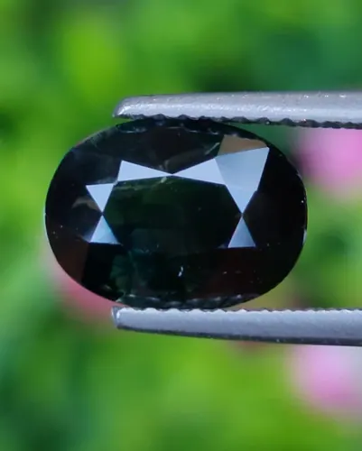 พลอย เขียวส่อง Green sapphire