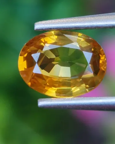 บุษราคัม Natural Yellow Sapphire