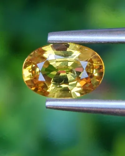 บุษราคัม Natural Yellow Sapphire