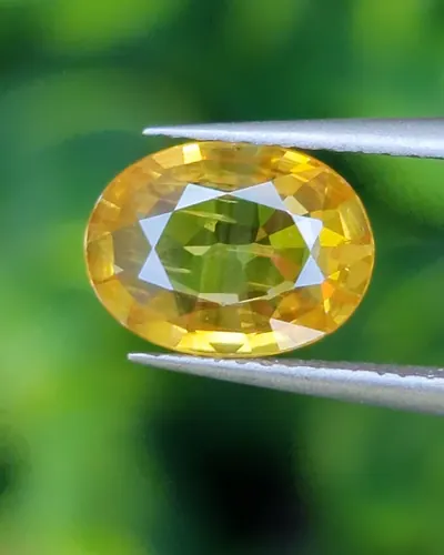 บุษราคัม Natural Yellow Sapphire