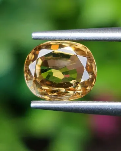 เพทาย Natural Zircon