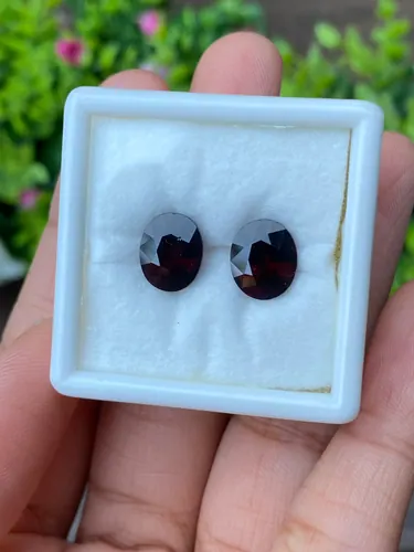 โรโดไลต์ กาเน็ท Natural Rhodolite Garnet