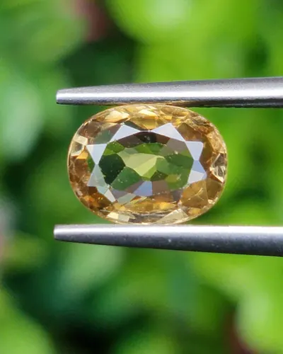 เพทาย Natural Zircon