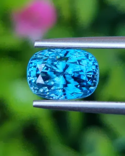 เพทาย Natural Zircon