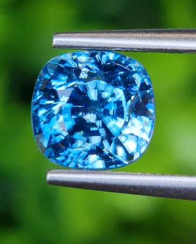 เพทาย Natural Zircon