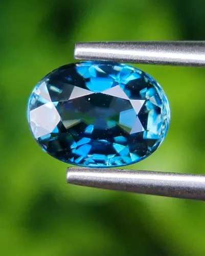 เพทาย Natural Zircon