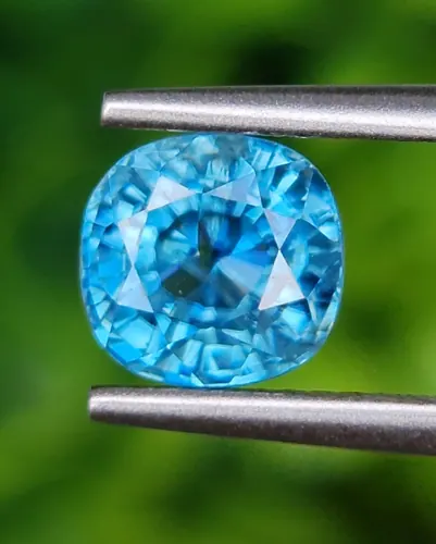 เพทาย Natural Zircon