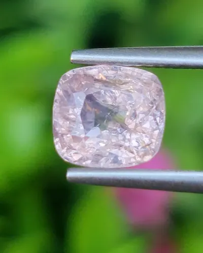 สปิเนล Natural Spinel