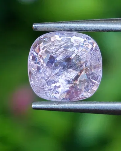 สปิเนล Natural Spinel