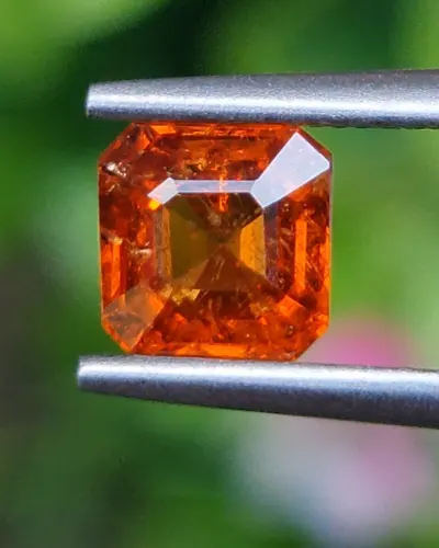 พลอย สเปสซาร์ไทต์ Natural Spessartite Garnet