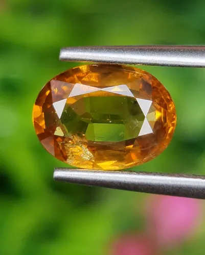 บุษราคัม Natural Yellow Sapphire