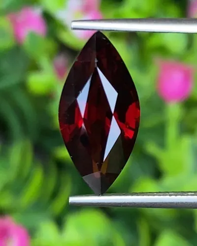 พลอย โกเมน Pyrope - Almandite Garnet