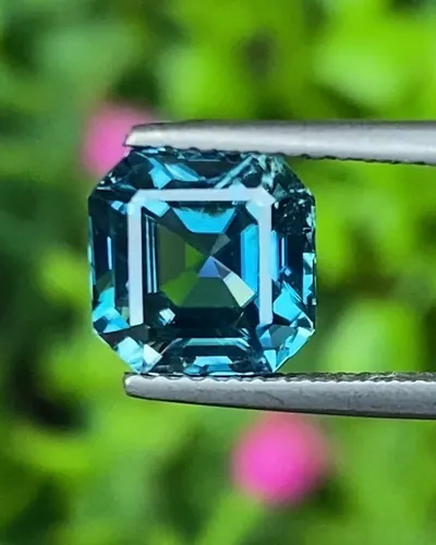 เพทาย Natural Zircon