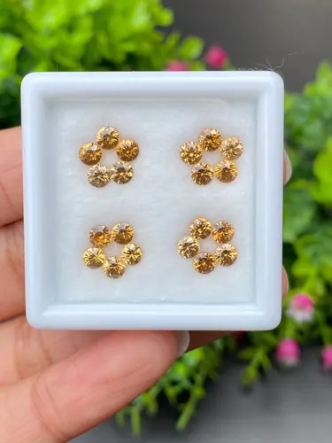 เพทาย Natural Zircon