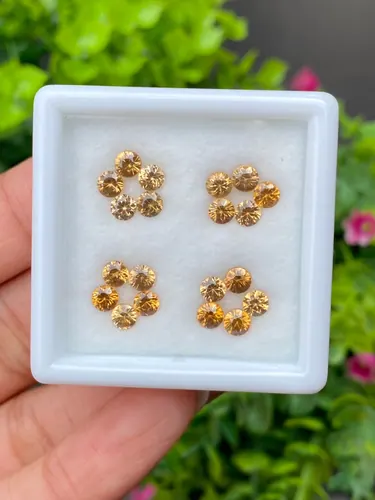 เพทาย Natural Zircon