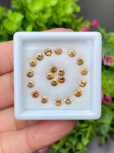 เพทาย Natural Zircon
